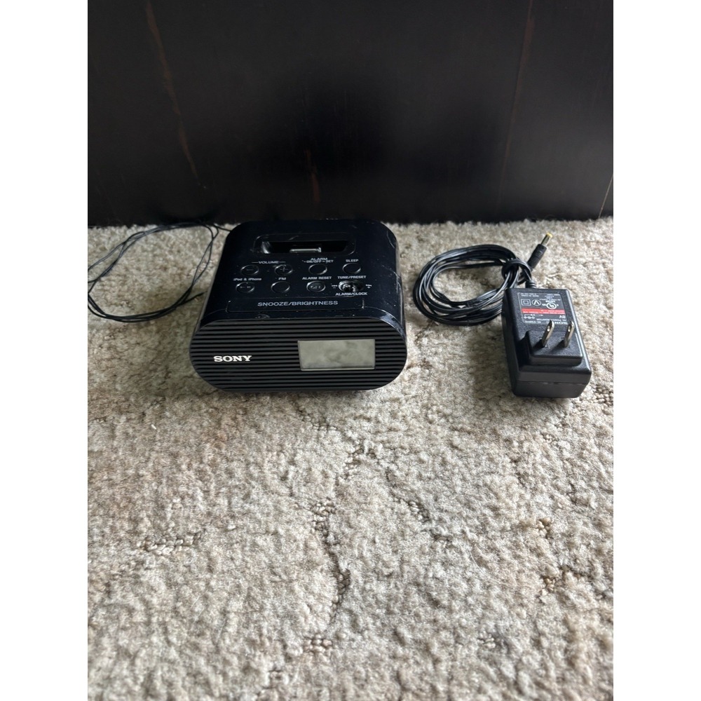 Sony iPod iPhone Dock Clock Radio Alarm Speaker OS Black Good FM Radio